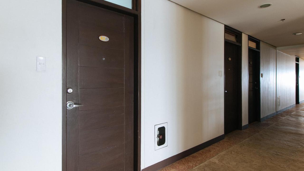 Reddoorz Plus @ Cuarto Verde Staycation Las Piñas Екстериор снимка