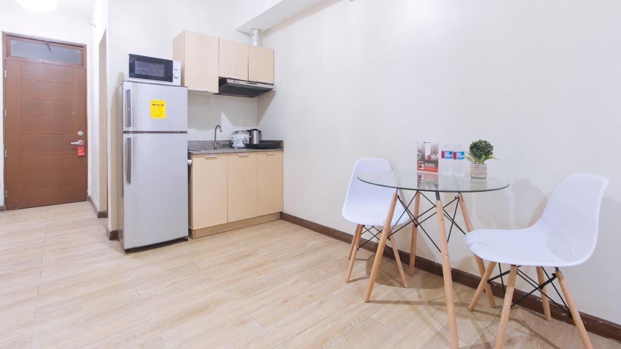 Reddoorz Plus @ Cuarto Verde Staycation Las Piñas Екстериор снимка