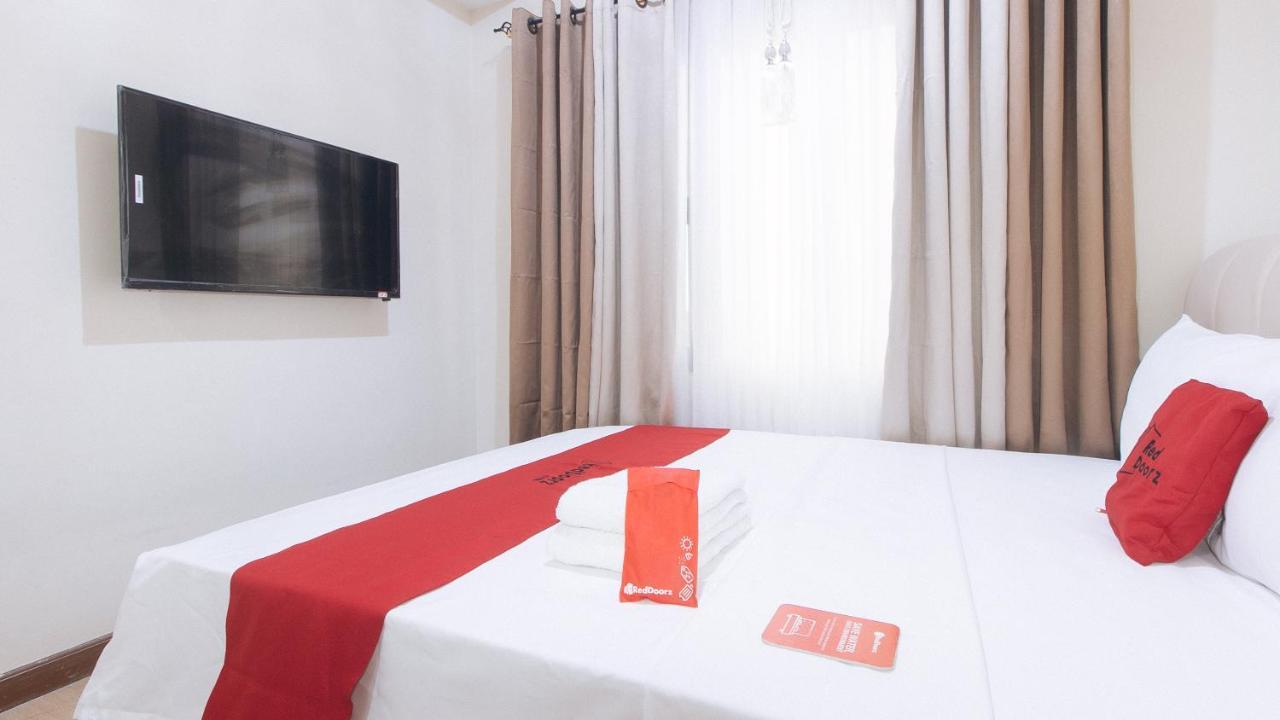 Reddoorz Plus @ Cuarto Verde Staycation Las Piñas Екстериор снимка