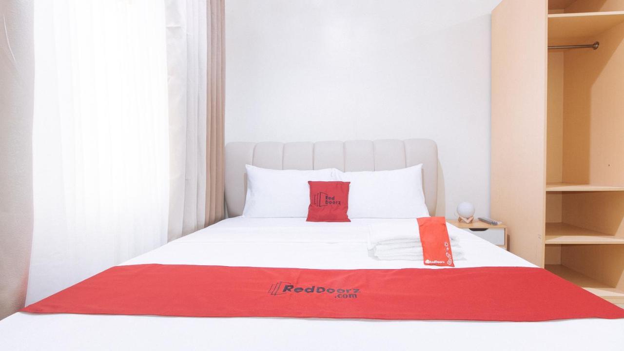 Reddoorz Plus @ Cuarto Verde Staycation Las Piñas Екстериор снимка