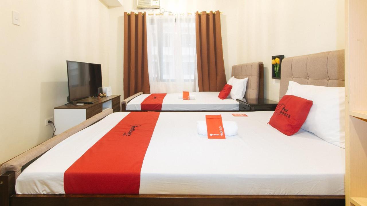 Reddoorz Plus @ Cuarto Verde Staycation Las Piñas Екстериор снимка