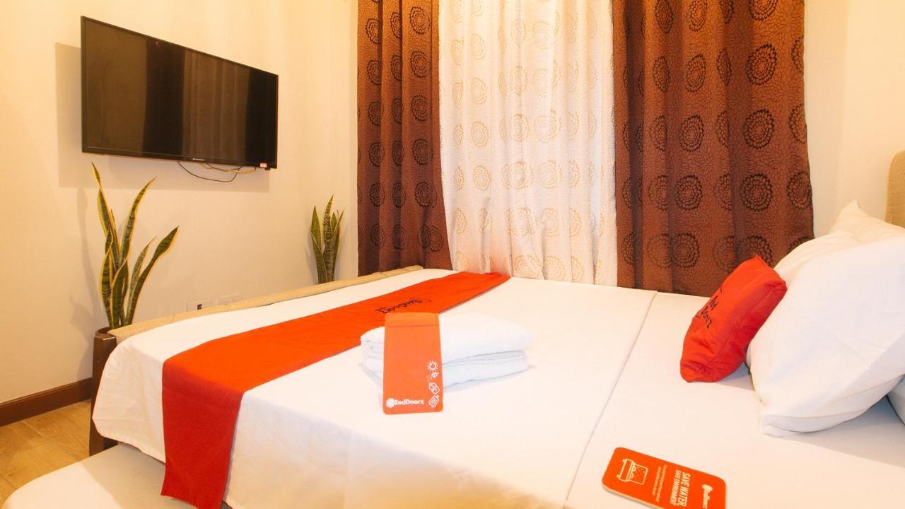 Reddoorz Plus @ Cuarto Verde Staycation Las Piñas Екстериор снимка