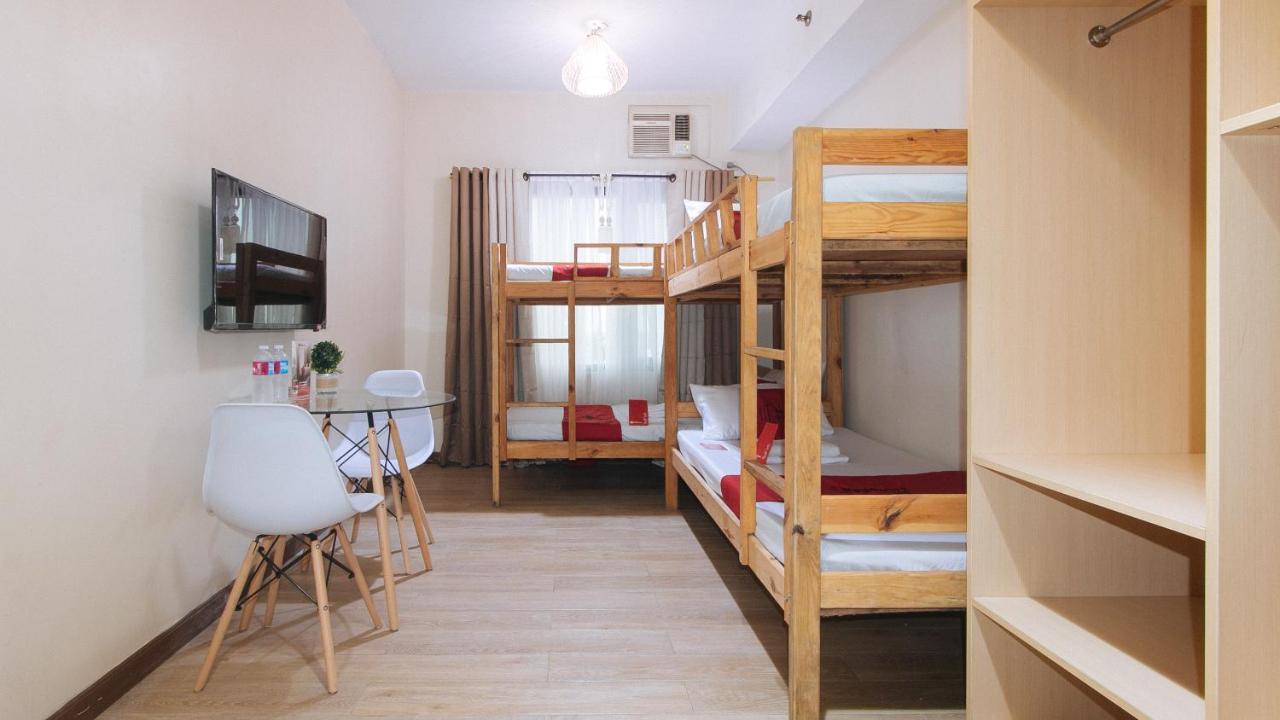 Reddoorz Plus @ Cuarto Verde Staycation Las Piñas Екстериор снимка
