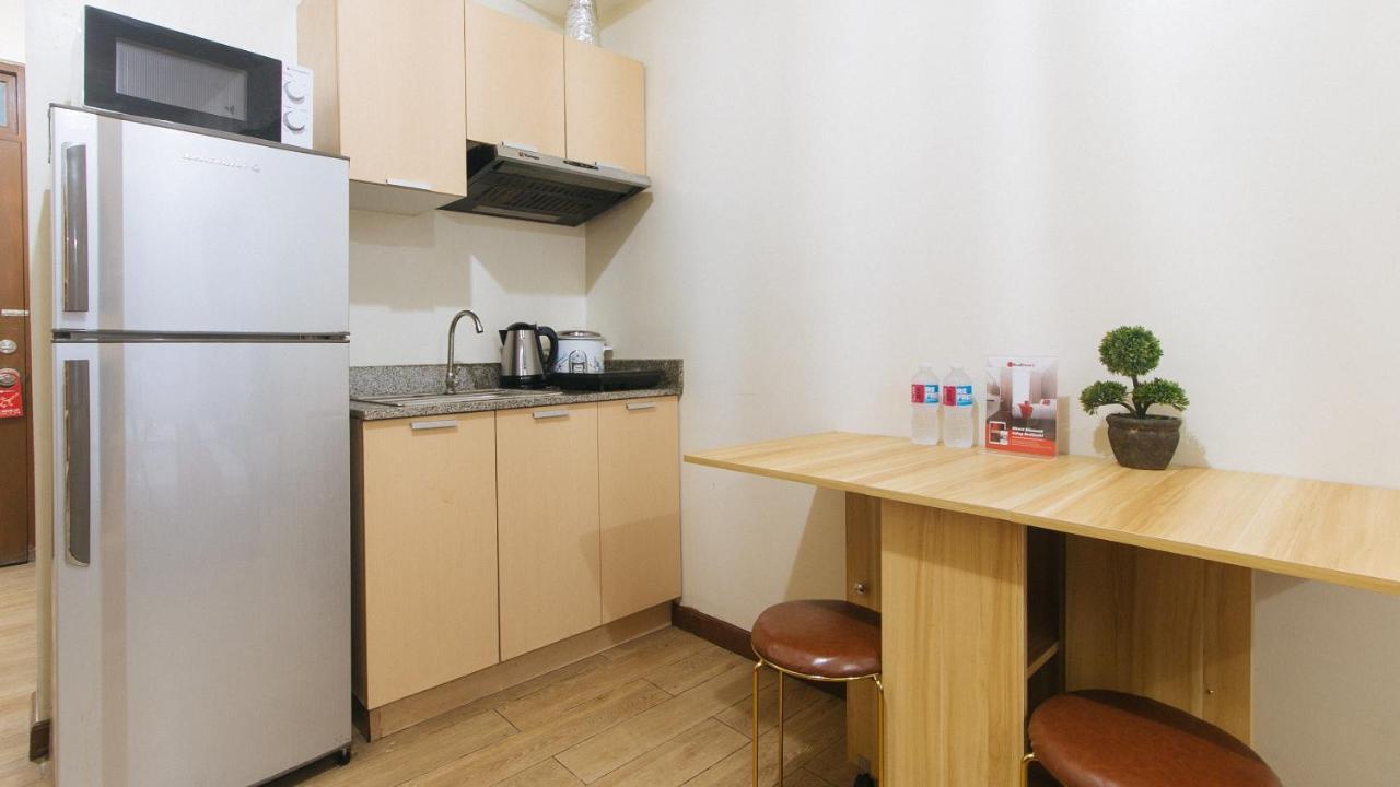 Reddoorz Plus @ Cuarto Verde Staycation Las Piñas Екстериор снимка