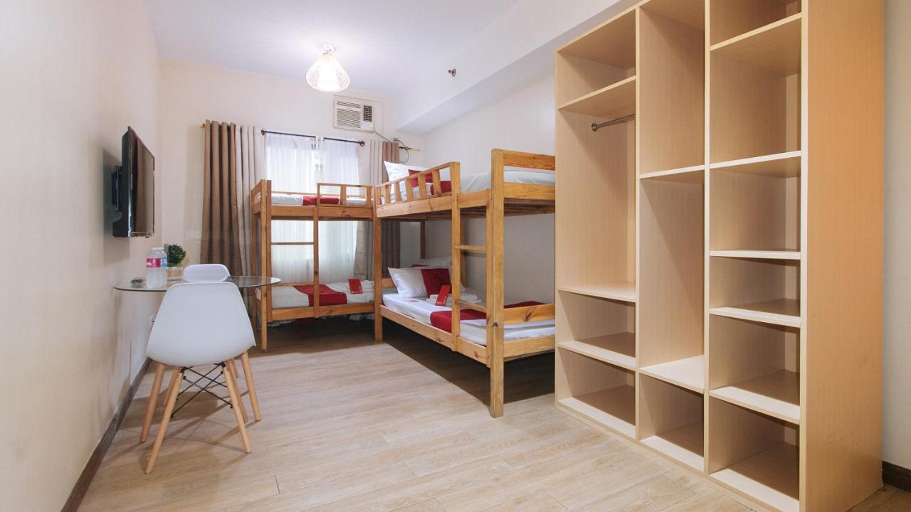 Reddoorz Plus @ Cuarto Verde Staycation Las Piñas Екстериор снимка