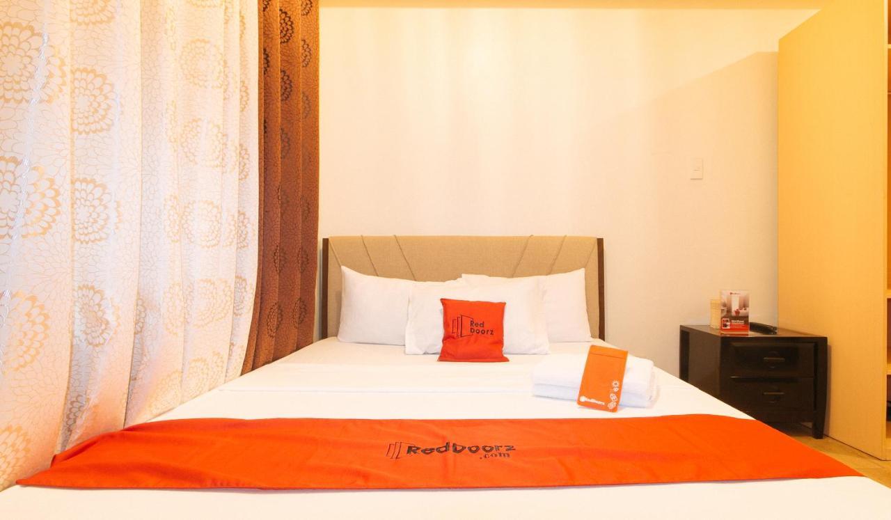 Reddoorz Plus @ Cuarto Verde Staycation Las Piñas Екстериор снимка