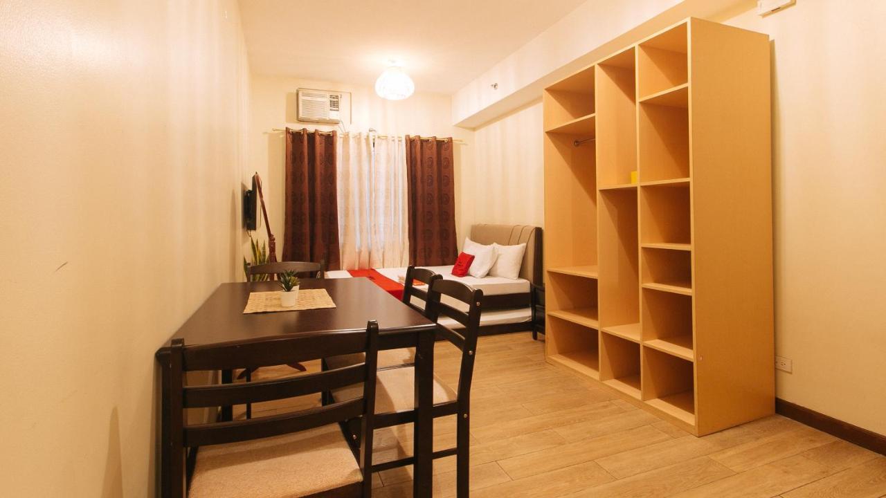 Reddoorz Plus @ Cuarto Verde Staycation Las Piñas Екстериор снимка