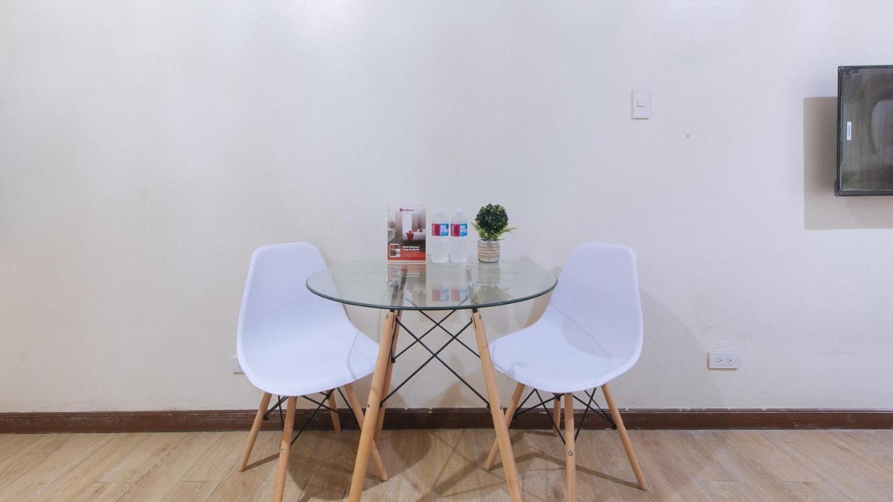 Reddoorz Plus @ Cuarto Verde Staycation Las Piñas Екстериор снимка