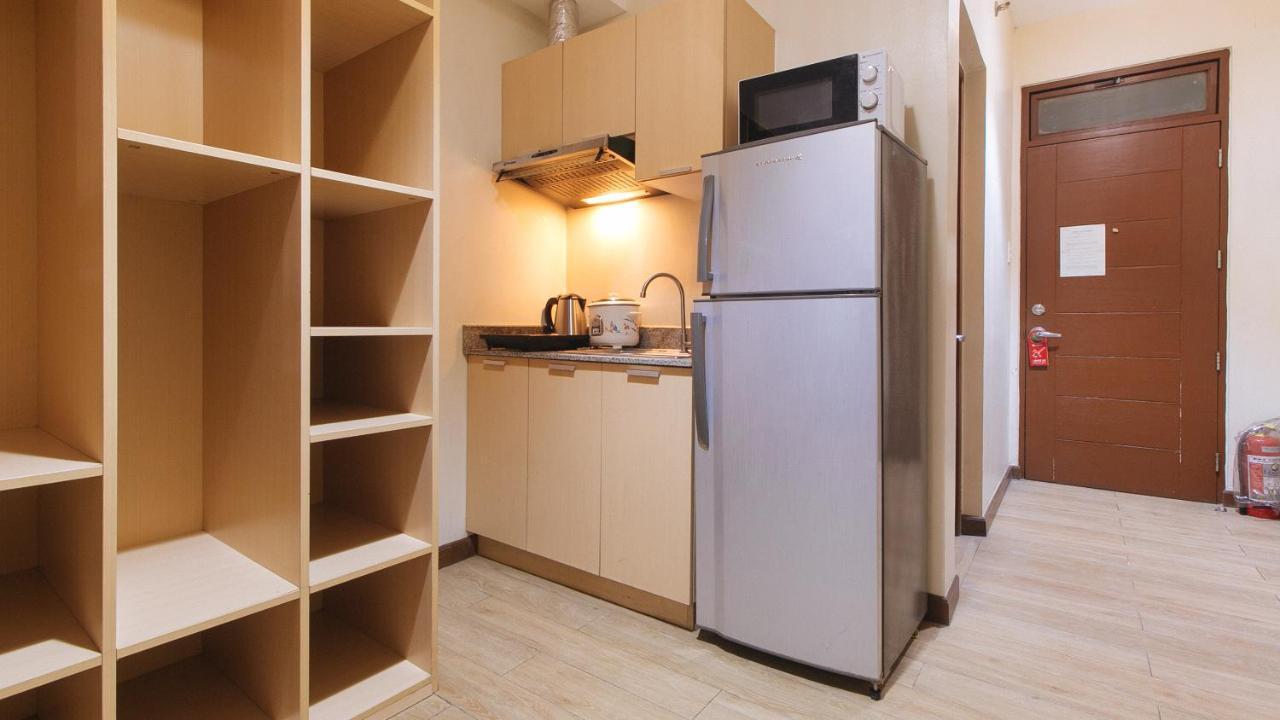 Reddoorz Plus @ Cuarto Verde Staycation Las Piñas Екстериор снимка