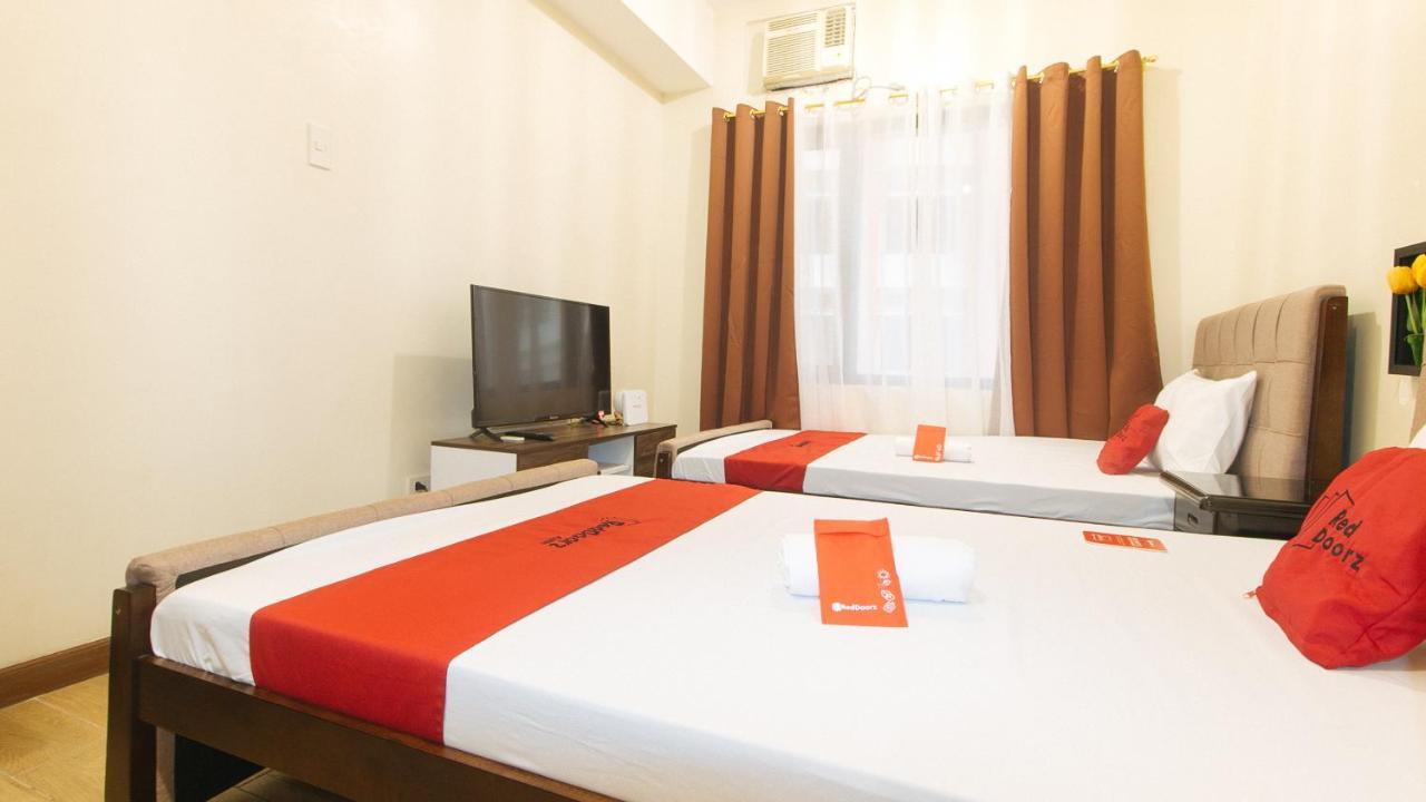 Reddoorz Plus @ Cuarto Verde Staycation Las Piñas Екстериор снимка